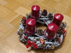 Adventskranz Holz in rot