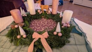 Adventskranz rosa/weiß