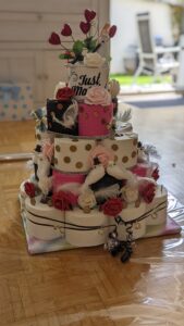 Hochzeitstoilettenpapiertorte schwarz/pink