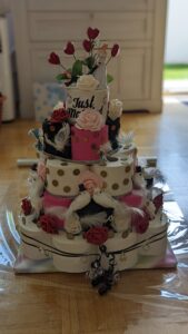 Hochzeitstoilettenpapiertorte schwarz/pink