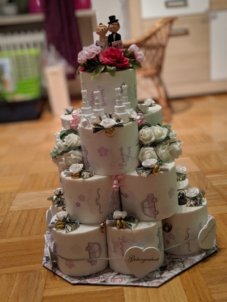Pariser Hochzeitstoilettentorte